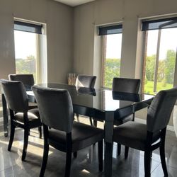 Dining Table With Chairs $275