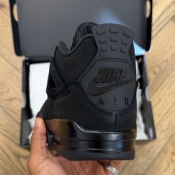 AIR JORDAN 4 BLACK CAT SIZE 10