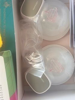 Breast pump and milk bags