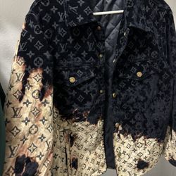 Original Louis Vuitton Jacket ( Size 50) 