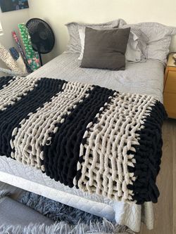 Full size bed
