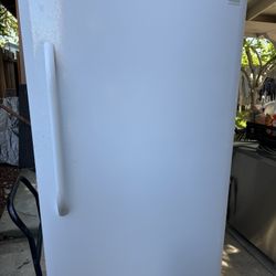 Frigidaire Refrigerator Excellent Condition 