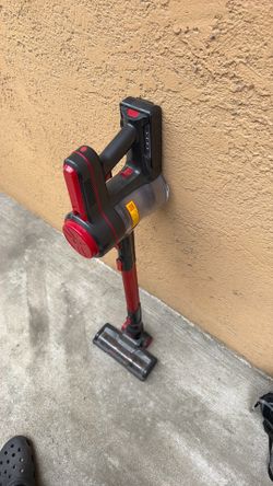 Cordless vacuum
