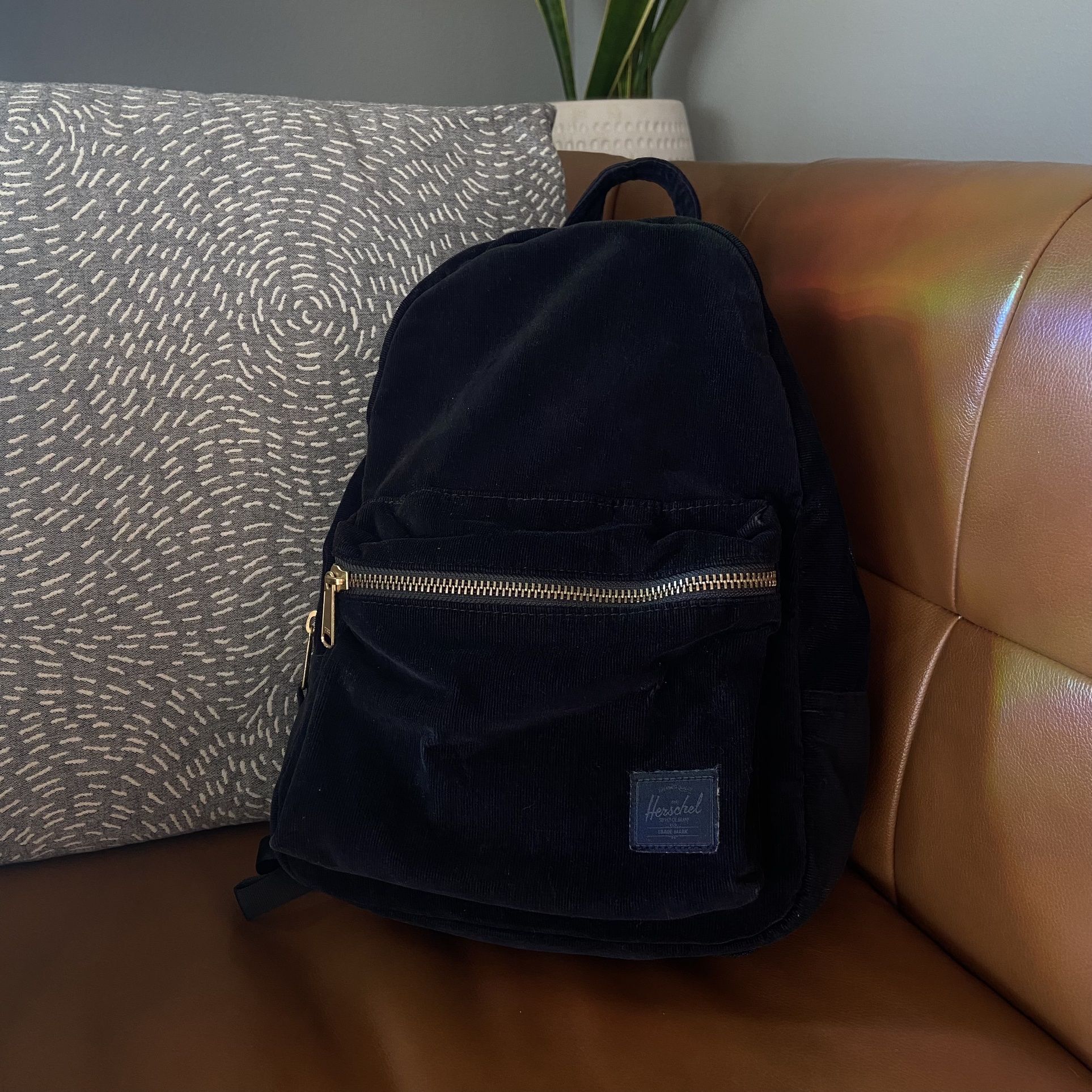 curdoroy herschel backpack Classic  Supply Co. USA and a depth of 16.5 cm Herschel Supply Co. Women's Grove
