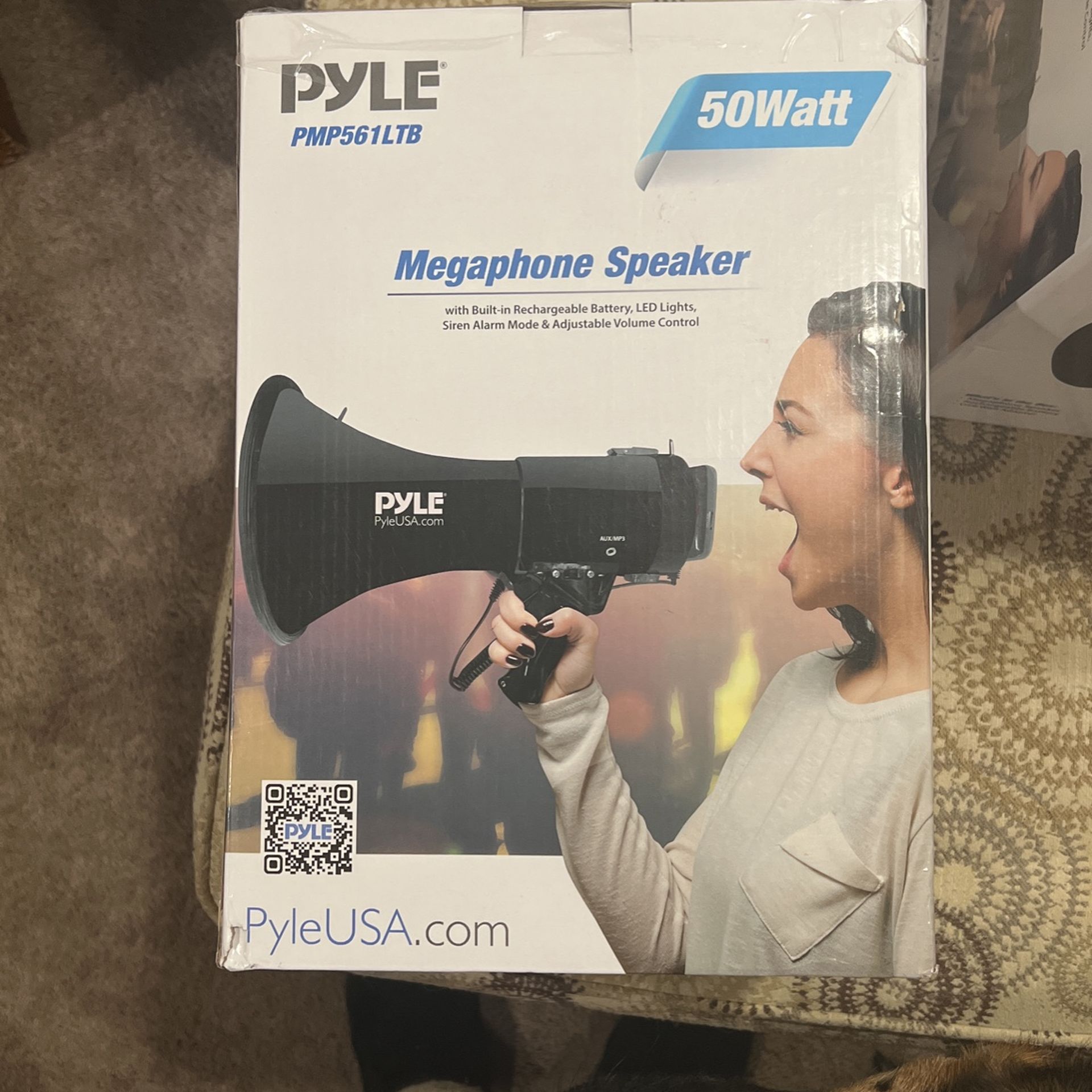 Only 2 Left To Sell >PYLE 50 Watts MEGAPHONE SPEAKER, With Different Siren, Flashing Lights And VERY LOUD