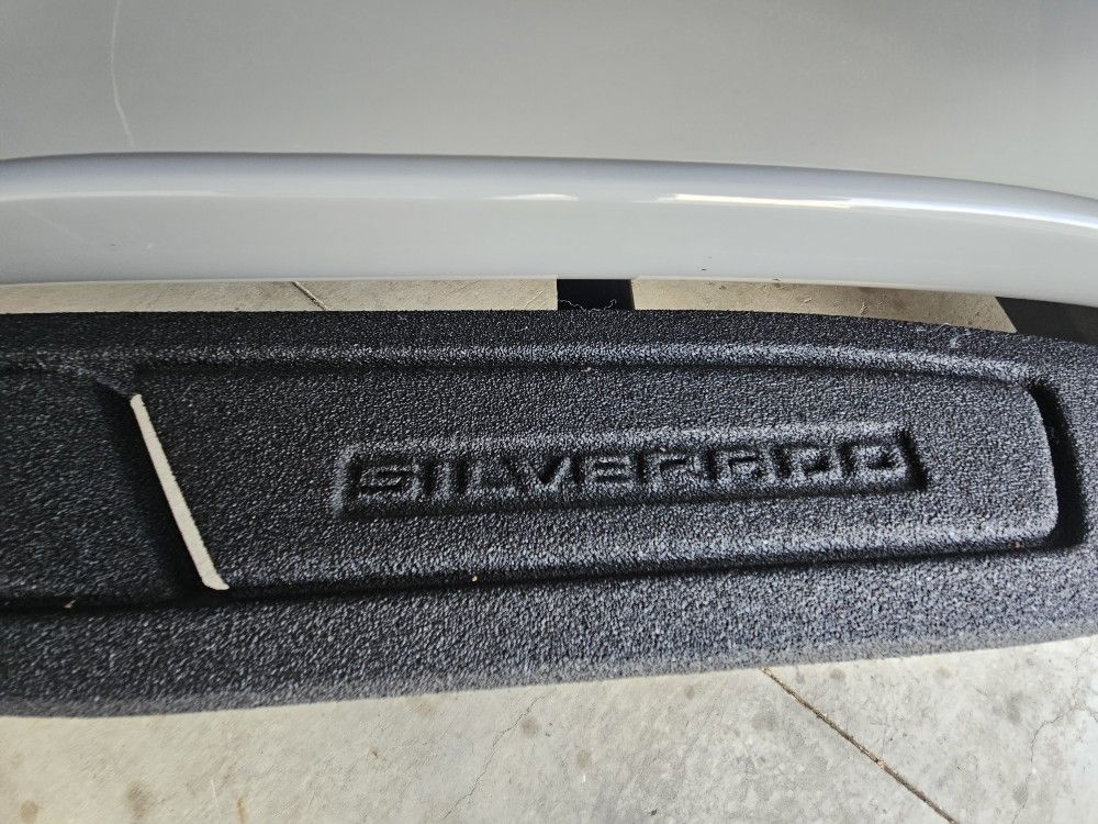 2024 Silverado 2500 Side Steps