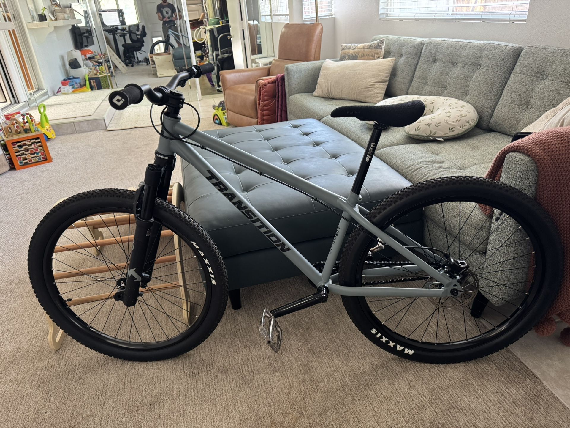 Transition PBJ Dirt Jumper Bike