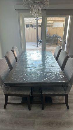 Table and 6 Chair Set