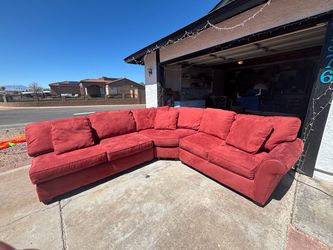 Ashley sectional couch set,can Deliver