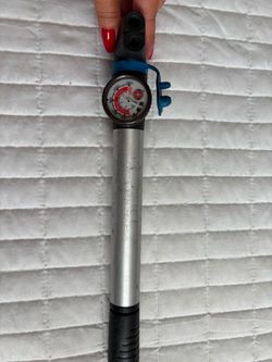 Portable Bike Pump with Pressure Gauge