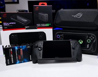 Asus Rog Xbox Ally X 7" 4 TB 24GB RAM Ryzen AI Z2 Extreme W/ lots of Extras
