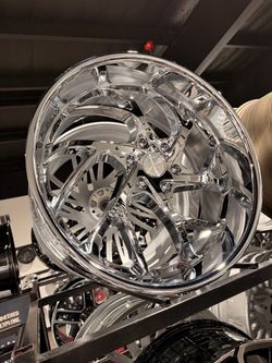 24s staggered wheels tires new 6lug Chevy chrome