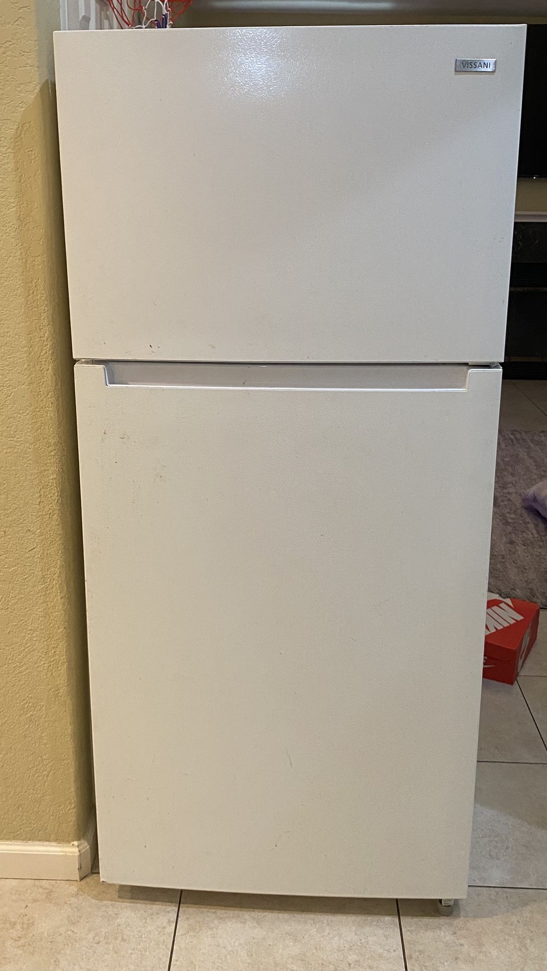 Visanni Refrigerator