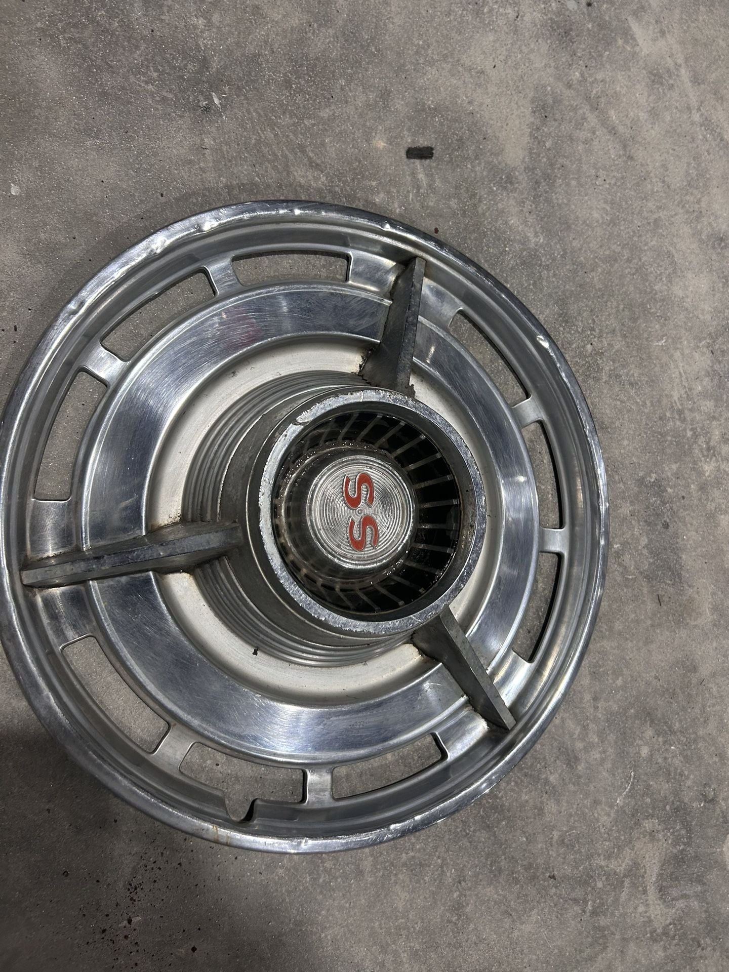 SS / Chevy Hubcaps
