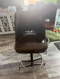 Vintage Swiveling Varstools