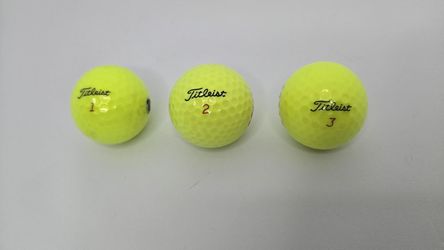 Titleist Pro V1x TruFeel Golf Balls – Yellow – Set of 3 – Numbers 1 2 3 (CODE68)