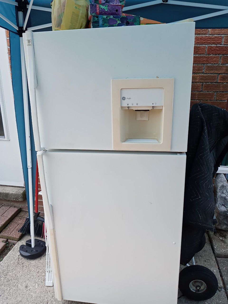 G.E Profile,Frost Free Refrigerator