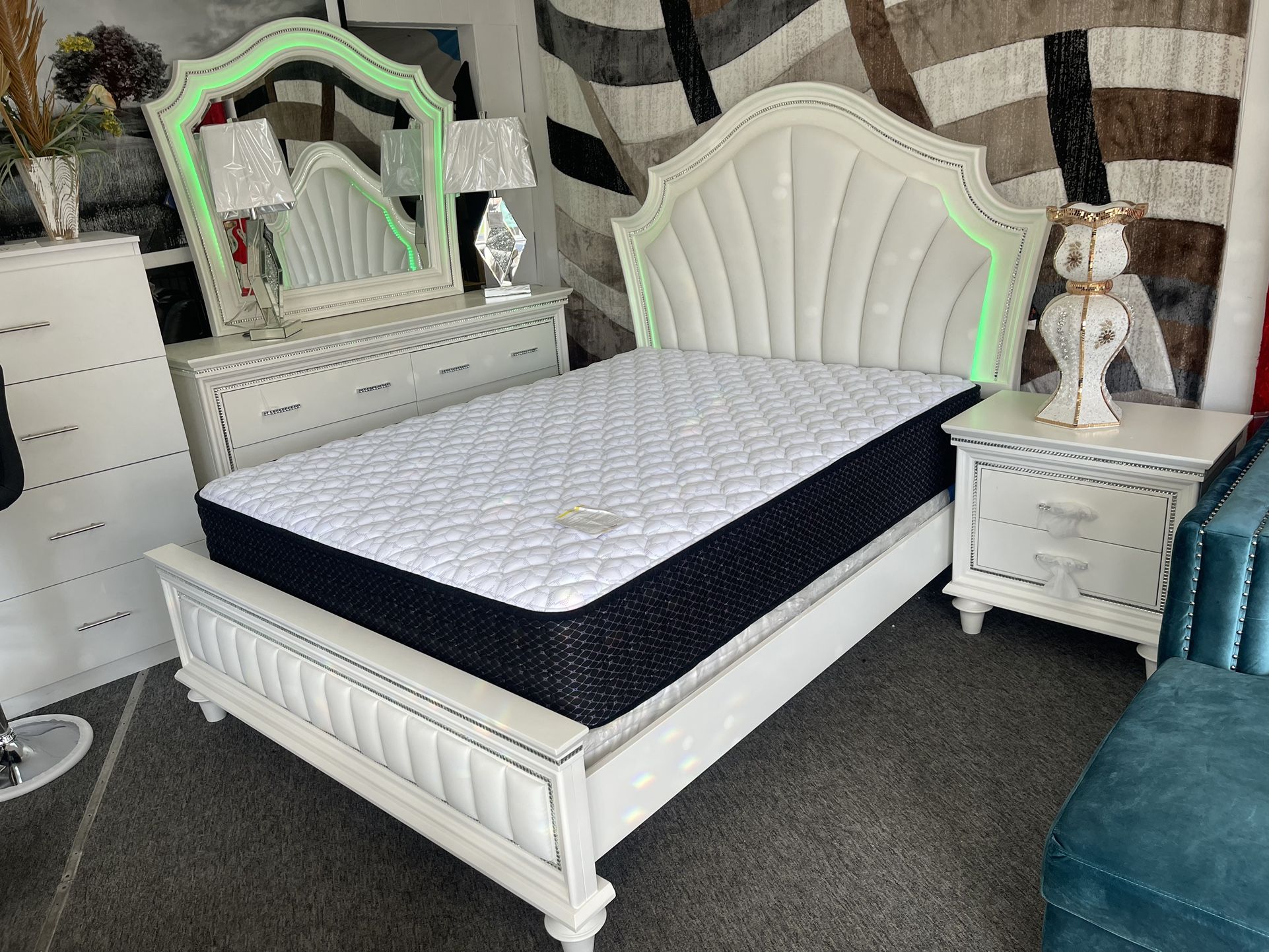 5-PCs White Queen Size Bedroom Set