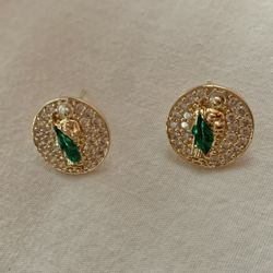 ARETES  DE SAN  JUDAS  PARA NIÑA O ADULTO   -Diferente  Estilo