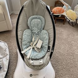 4 Moms - MamaRoo Baby Swing