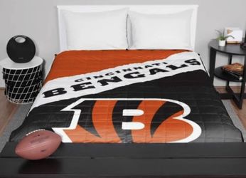 Cincinnati Bengals Weighted Fleece Blanket 