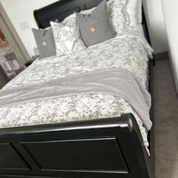 Black Solid Wood Sleigh Bed