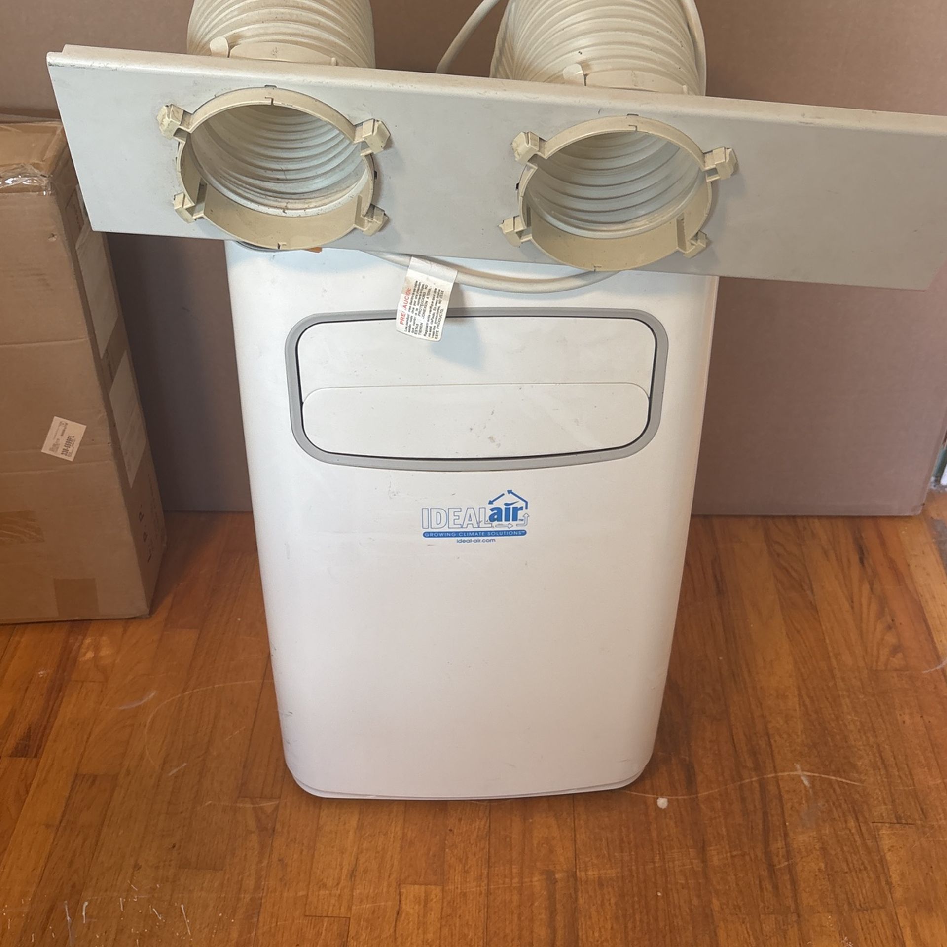 Portable air conditioner 14,000 BTUs