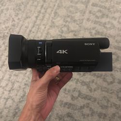 Sony FDR-AX100/B 4K Video Camera with 3.5-Inch LCD (Black)