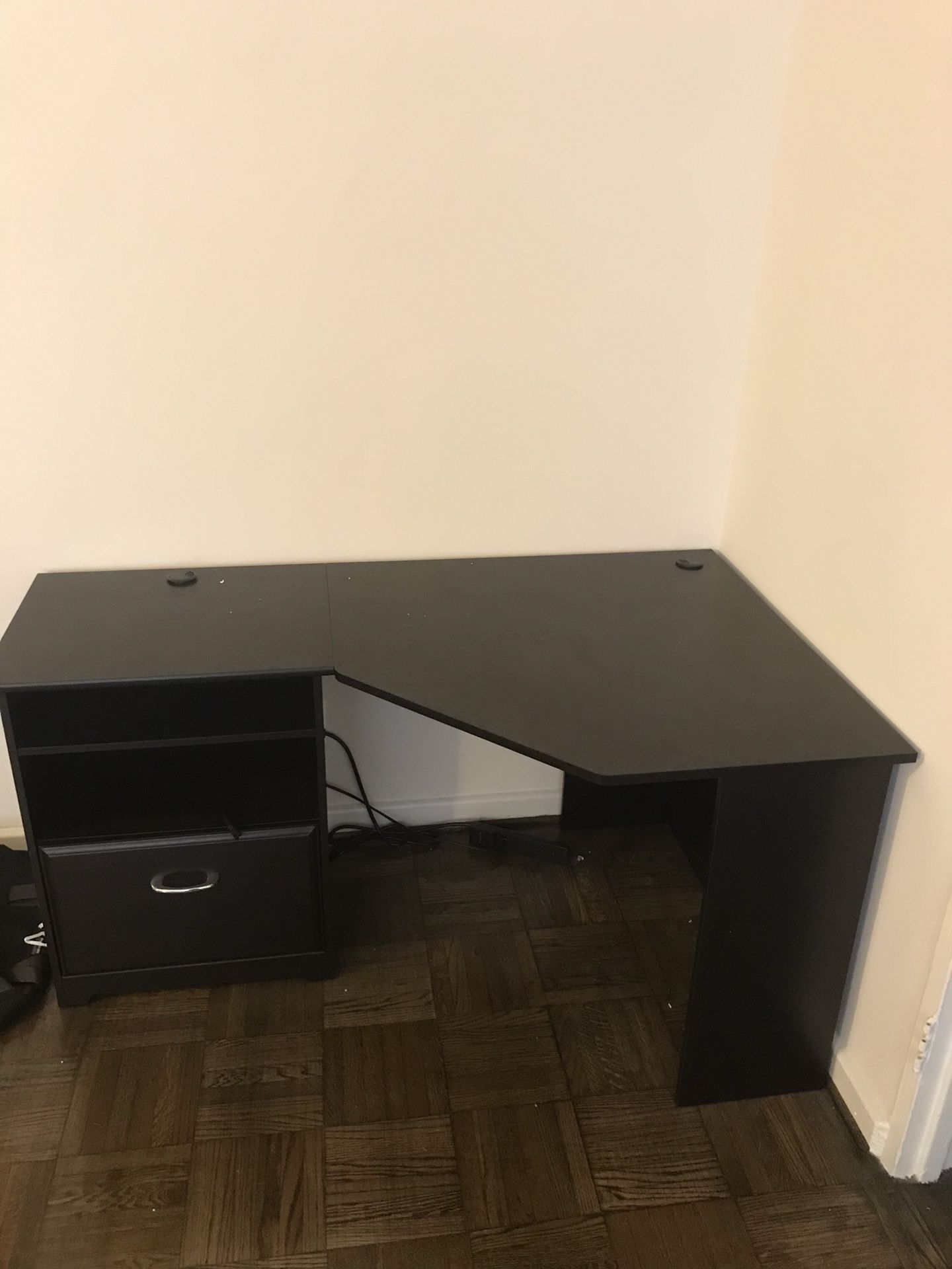 Free wood corner desk