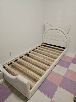 Twin Toddler Bunny/Cat Bed