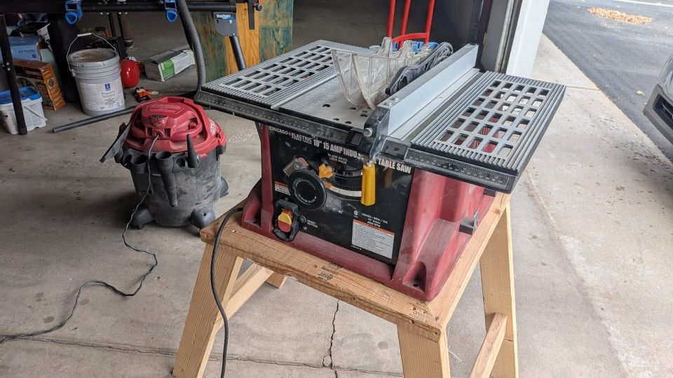 Chicago Electric 10 In Table Saw 