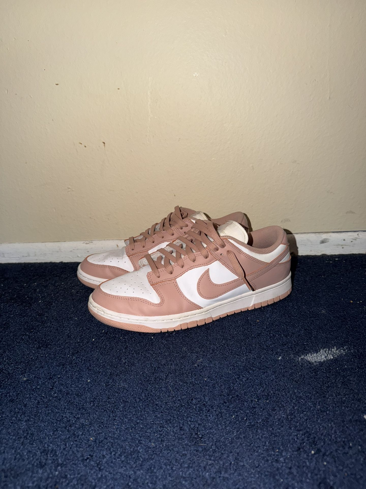 Nike Dunk Low size 11.5 Wmns