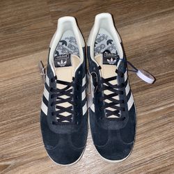 Adidas Gazelle - Heather Grey - 8.5 men’s