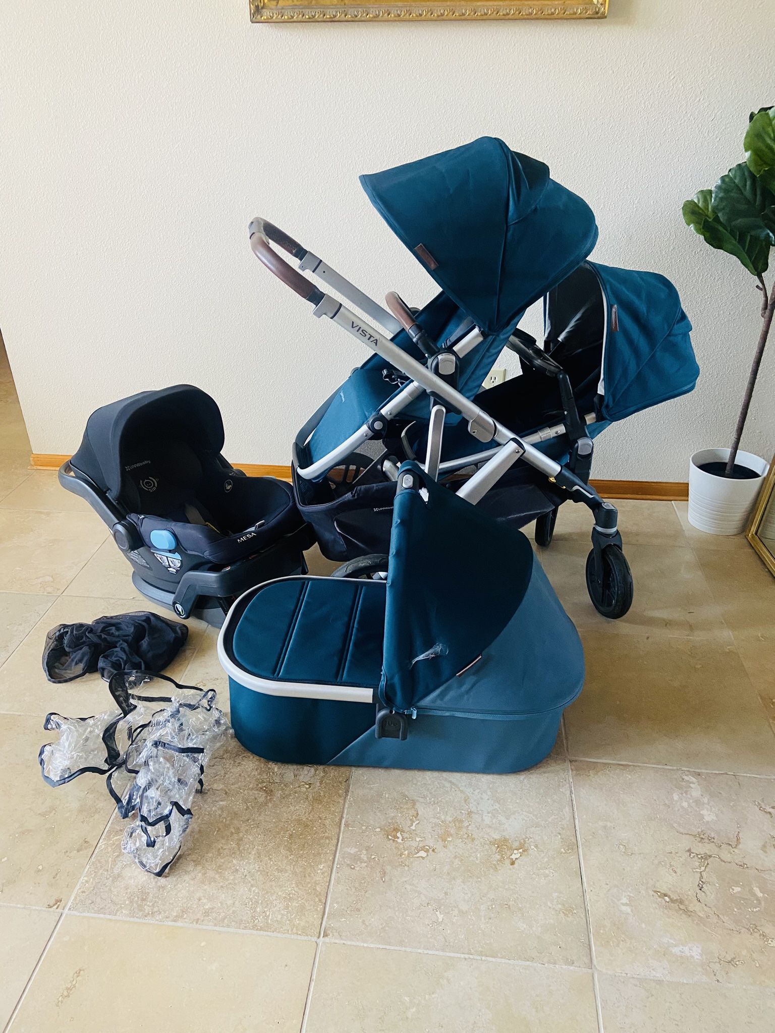 Uppababy Vista V2 Double Stroller with Car Seat and Bassinet Finn