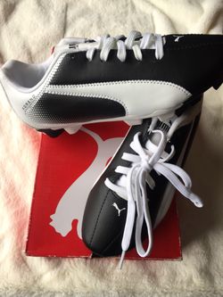 Puma soccer NEW size. 4youth