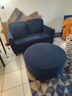 Moving sale: Loveseat and Ottoman