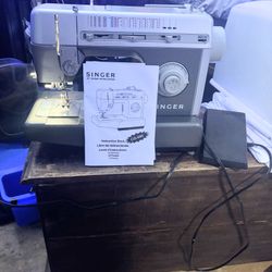 Singer CG590 Commercial Grade Sewing Machine