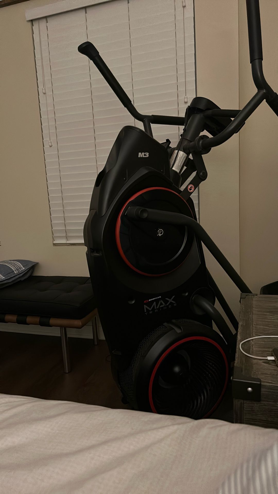 Bow flex elliptical trainer brand new one year old paid 2000