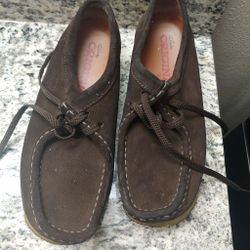 Clarks ORIGIONAL WALABEES SIZE 8M SHOES