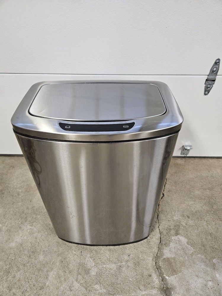 Automatic Open Trash Can