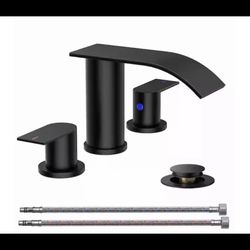 androme 8" Widespread Double Handle Bathroom Faucet w/Metal Drain in Matte Black