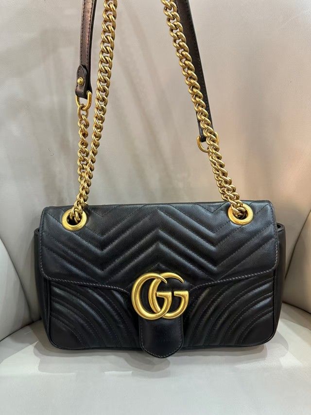 Elegant Black Shoulder Bag with Gold Chain

