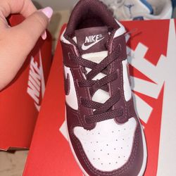 Kids sneakers