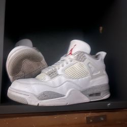 Size 7 1/2 Jordan’s worn once