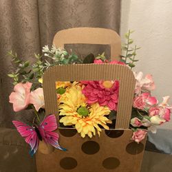 Arreglos con flores artificiales para dia de las madres , cumpleaños o graduación