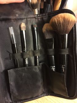 It Brushes