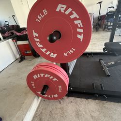 Squat wreck and bumper plates