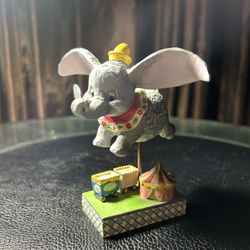 Jim Shore Disney Showcase Traditions Dumbo "Faith In Flight" Figurine 5 Inches Tall 