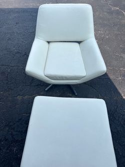 White Swivel Lounge Chair with Ottoman – Office Star Products