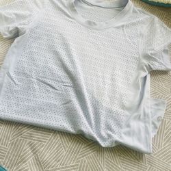 Lululemon Woman’s Size 4 Shirt 